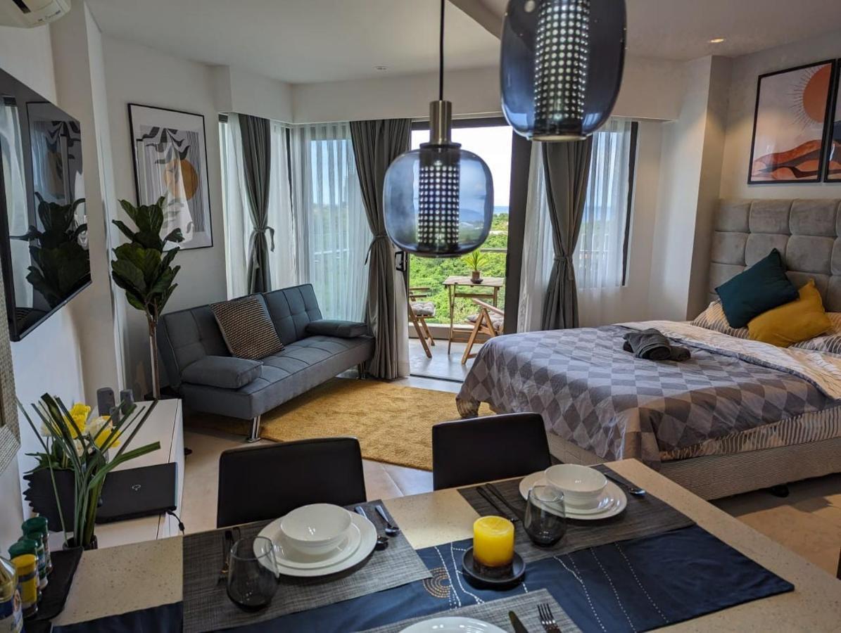 Dominiks Stylish Resort Gem Ocean View Pool Queen Bed At Tambuli 8 Floor Fast Wifi Lapu-Lapu City Bagian luar foto