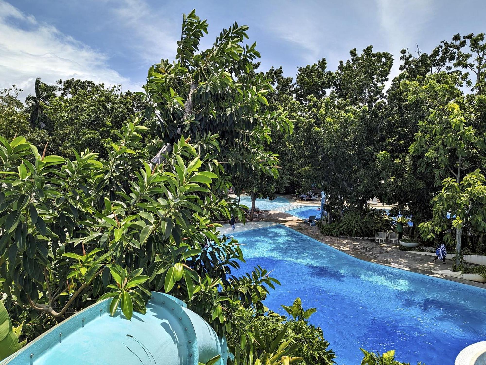 Dominiks Stylish Resort Gem Ocean View Pool Queen Bed At Tambuli 8 Floor Fast Wifi Lapu-Lapu City Bagian luar foto